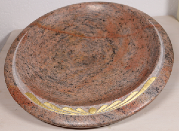 Steinschale rotmeliert